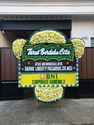 Papan Bunga Duka di Lolomatua